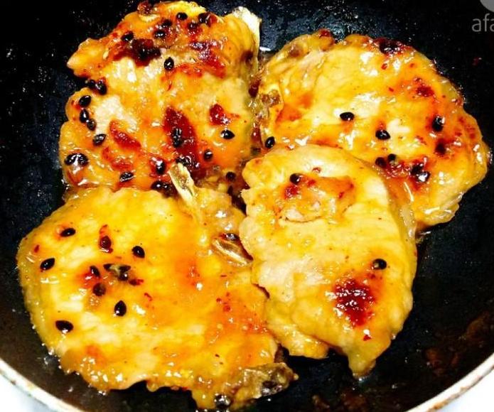 Cốt lết xốt chanh dây theo cách này ngon cơm phải biết - Ảnh 4 Cốt lết xốt chanh dây theo cách này ngon cơm phải biết - Ảnh 4